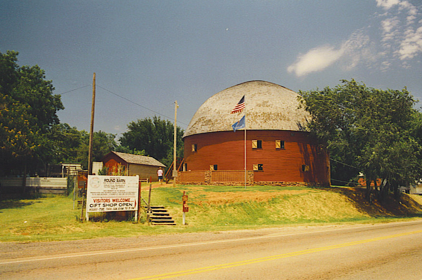 round barn.jpg