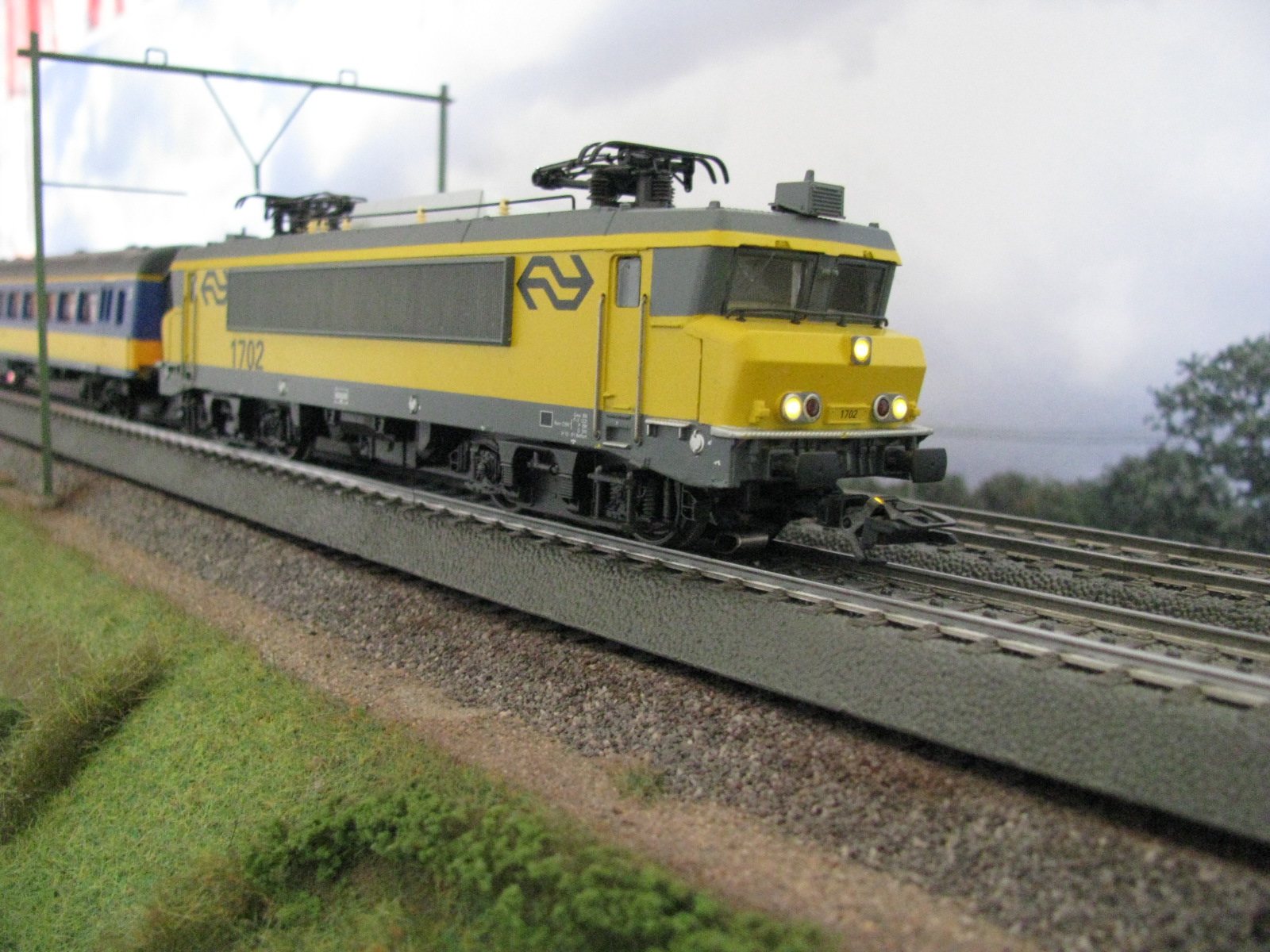 Märklin 1702 frontsein geel.jpg