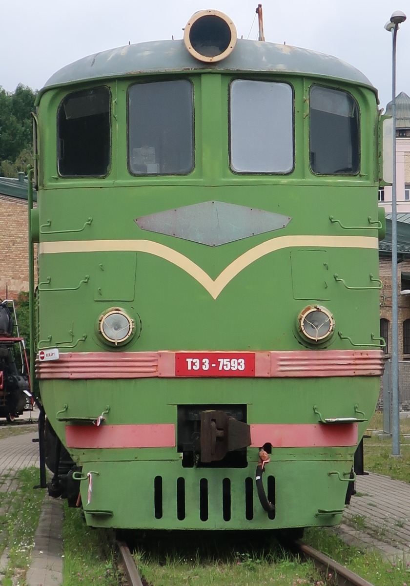 Oude diesel T33-7593 - spoorwegmuseum Riga 0263.jpg