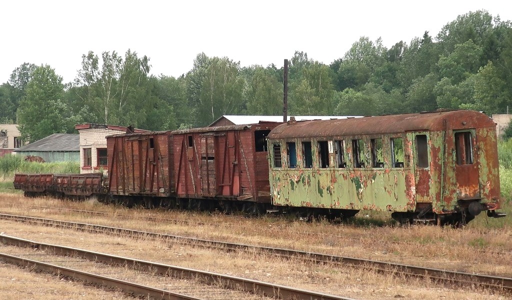 Oude wagons in Gulbene 0319.jpg