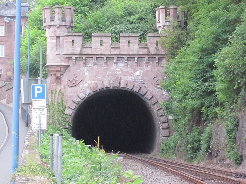 tunnel.jpg