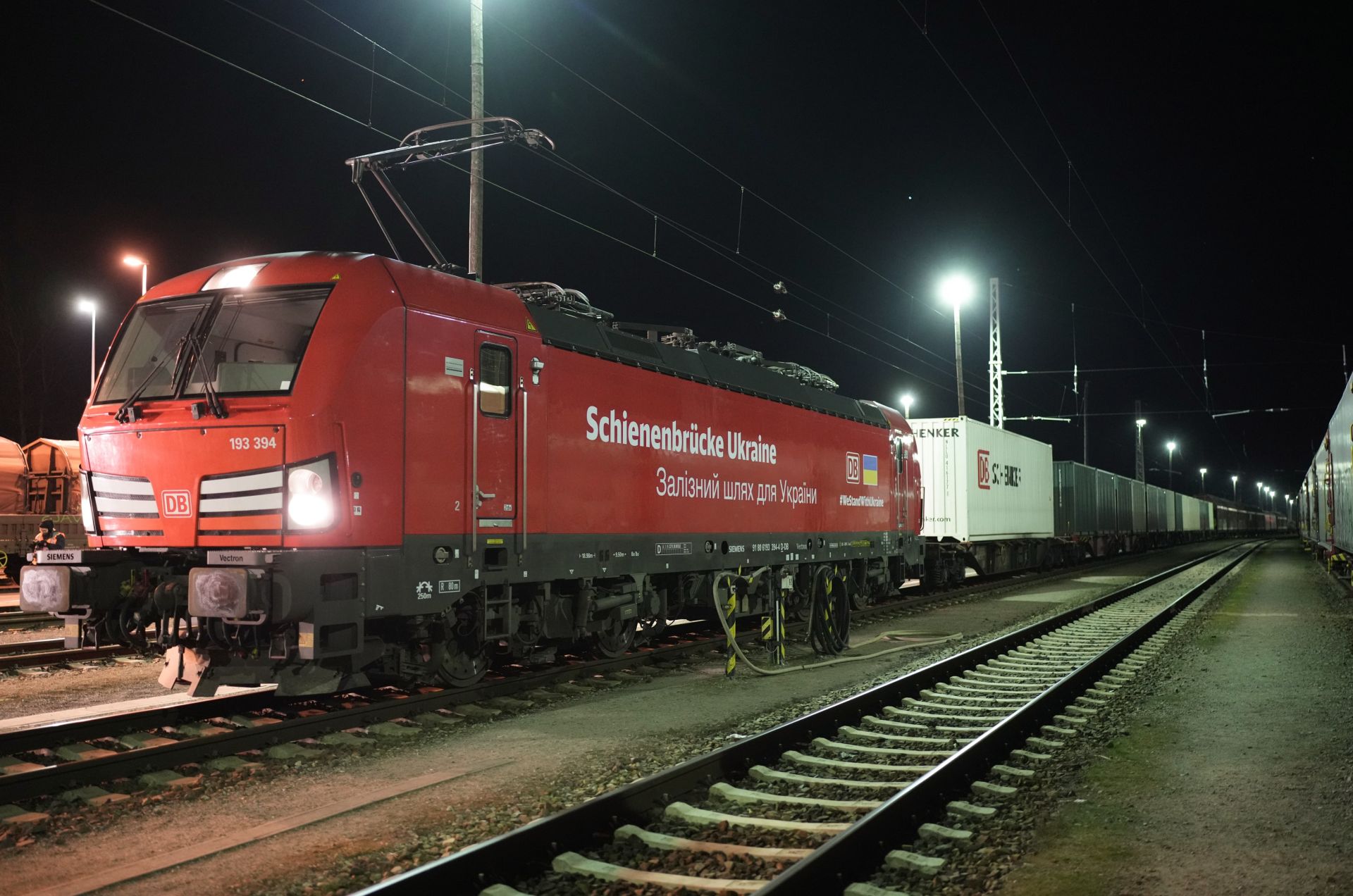 Vectron-foto-DB216102-front-zijkant-1-min1.jpg