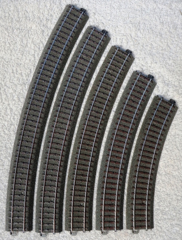 De vijf verschillende gebogen C-rails van 30°.JPG