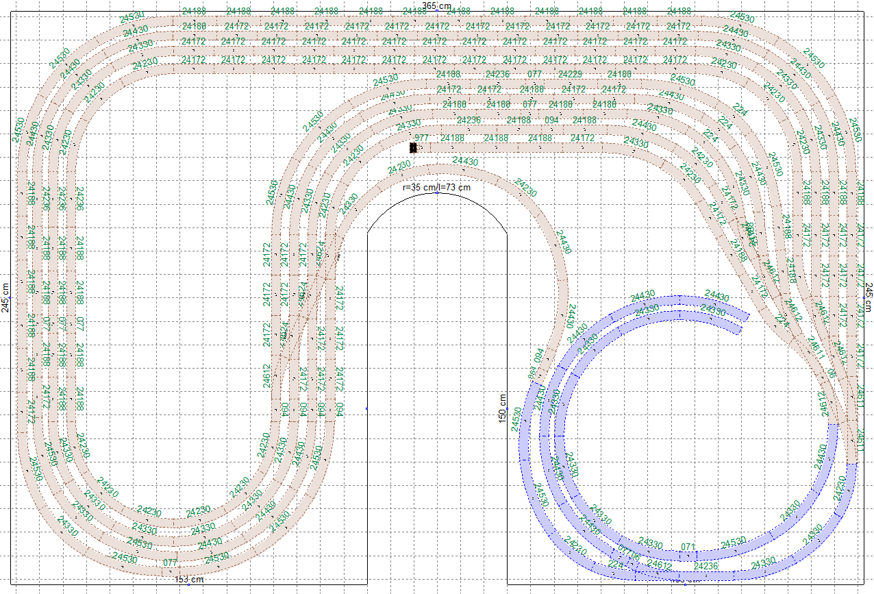 U-vorm 365 x 245, groot schaduwstation met overloopwissels en omrijspoor.png