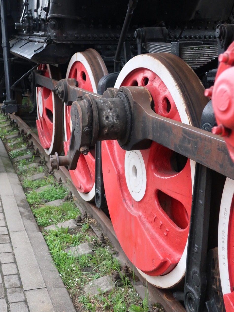 Aandrijfstang van stoomlocomotief T3-036  - spoorwegmuseum Riga 0289.jpg