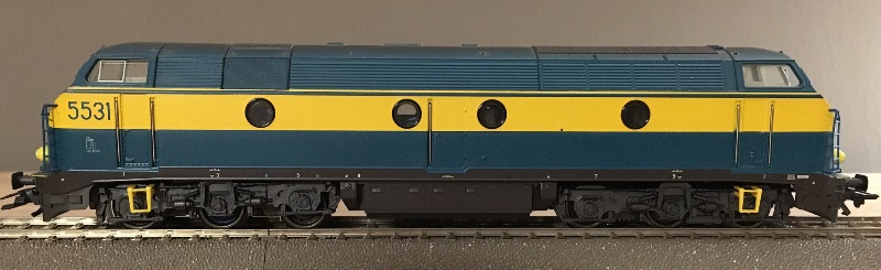 Märklin_34671-side.jpg