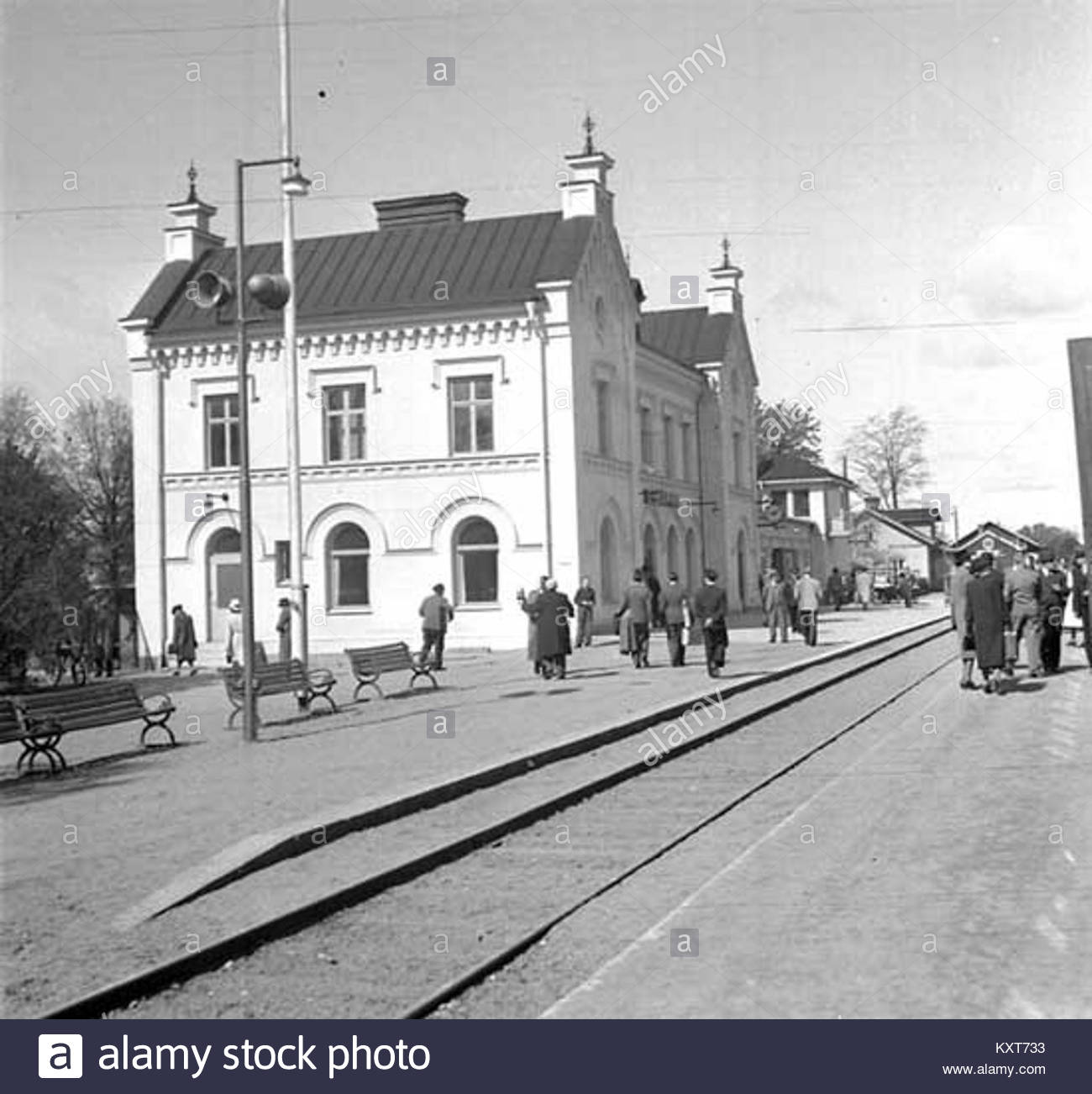 enkping-railway-station-sweden-1930s-KXT733.jpg