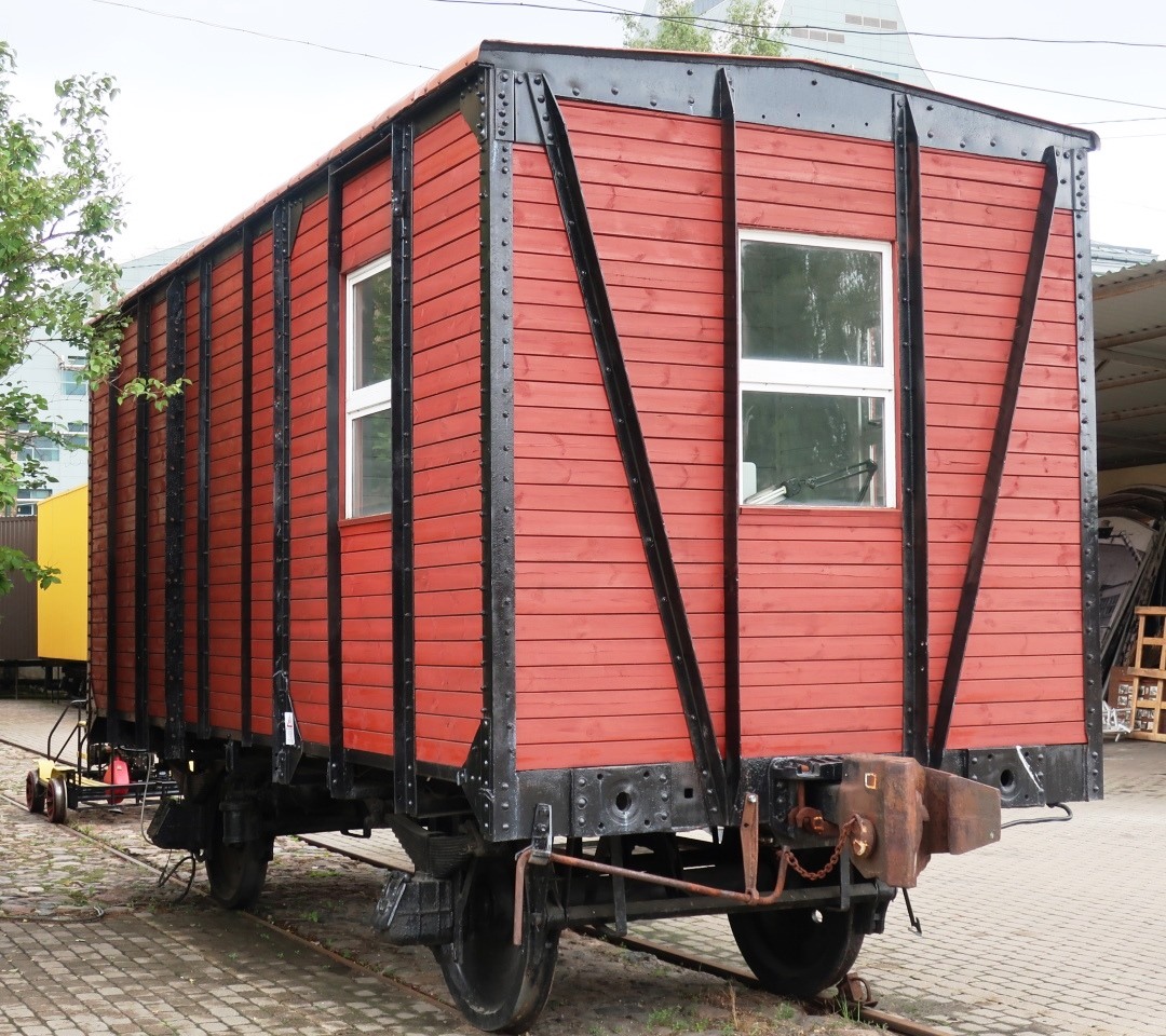 Gerestaureerde oude wagon  - spoorwegmuseum Riga 0237.jpg