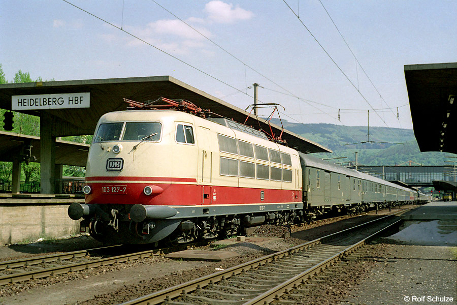 60P IN HEIDELBERG WERD EEN TUSSENSTOP GEMAAKT bron bundesbahnzeit.de.jpg