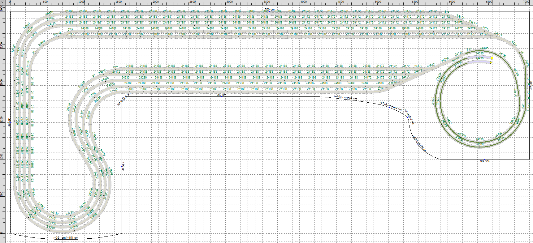 Baanplan U-vorm 700 x 300 (v5.3) - onderste schaduwstation en onderste draai van de helix rechts.png