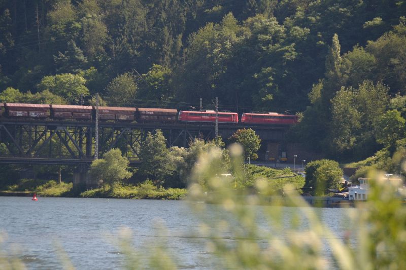 ertstrein op viaduct bij Bullay.jpg