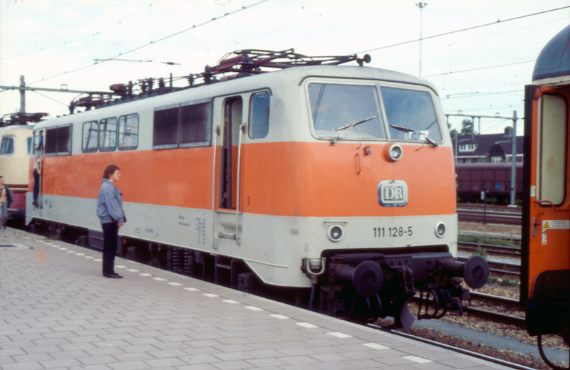 DB 111 128 (10-10-1987).jpg