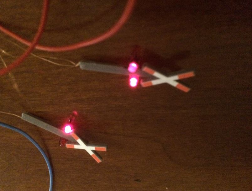 arduino overweg blinking leds van 2mm - fucking klein om te solderen.JPG