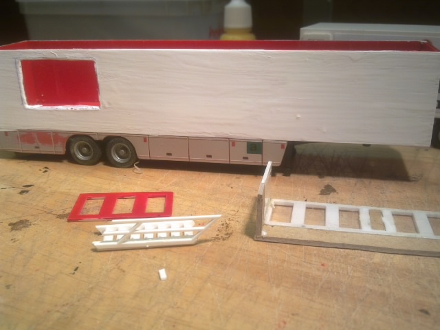 trailer in aanbouw.jpg