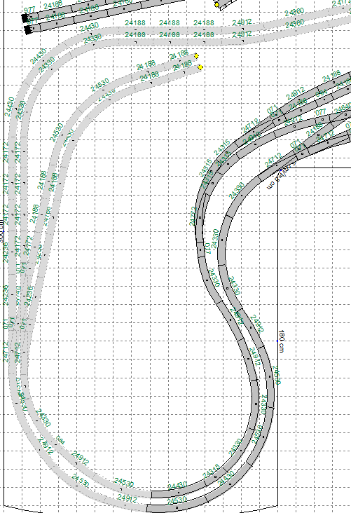 Baanplan U-vorm 700 x 300 (v5.1) - de onderliggende sporen aan de linkerkant.png