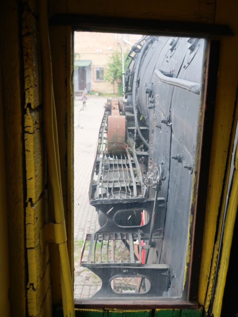 Beperkt zicht vanuit de cabine van stoomlocomotief T3-036  - spoorwegmuseum Riga 0287.jpg