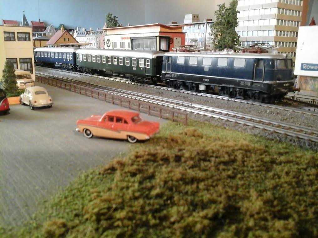 6b    E41 van Märklin loopt nog steeds als een zonnetje en zomaar gekregen.jpg