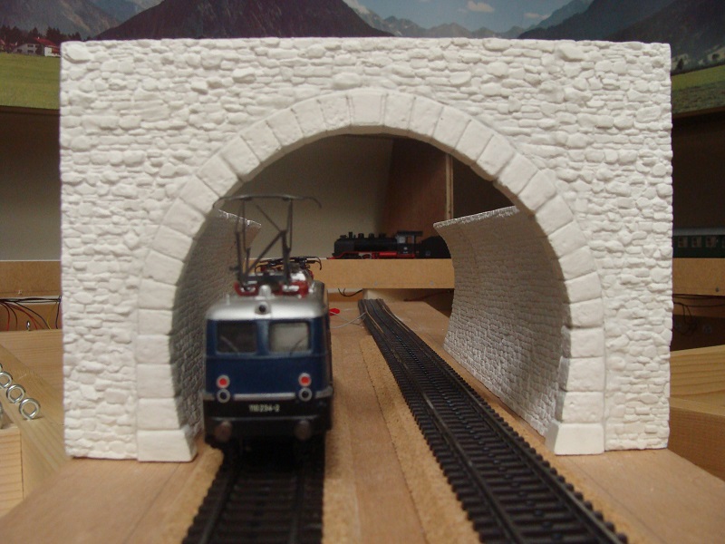Tunnel DS 1.jpg