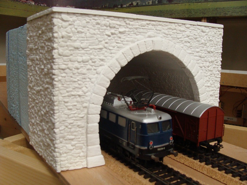 Tunnel DS 15.jpg