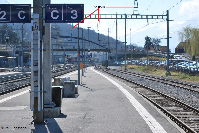 SBB Hängestütze Aigle station 001.JPG