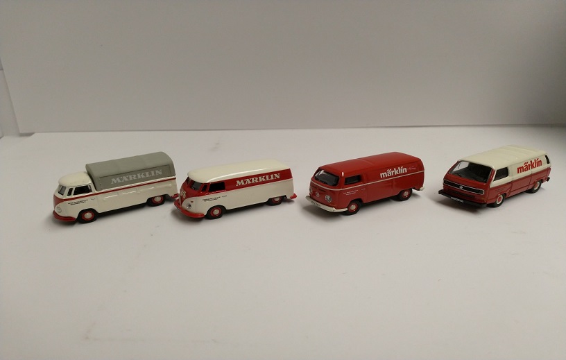 Vier Märklin busjes.jpg