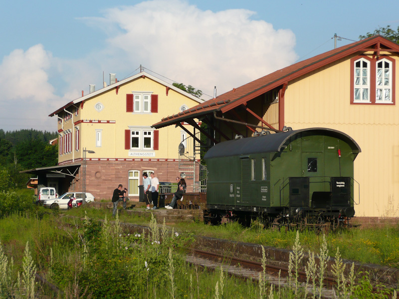 Bahnhof_Althengstett,_Württembergische_Schwarzwaldbahn,_Stuttgart_Calw,_eröffnet_1872,_eingestellt_1983_-_panoramio_edited.jpg