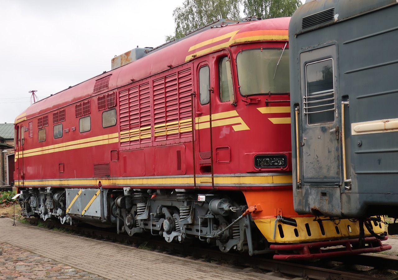 Een oude diesel, T3Π60-1206 - spoorwegmuseum Riga 0247.jpg