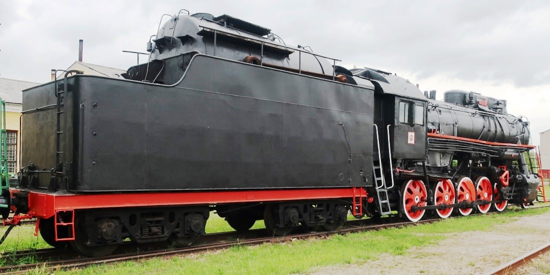 Stoomlocomotief type Л, met focus op de tender, in Gulbene 0350.jpg