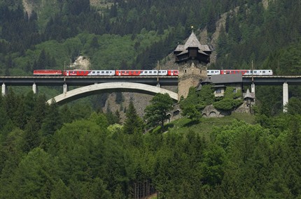 Bron tourismus.reisseck.at-TAUERNBAHN.jpg