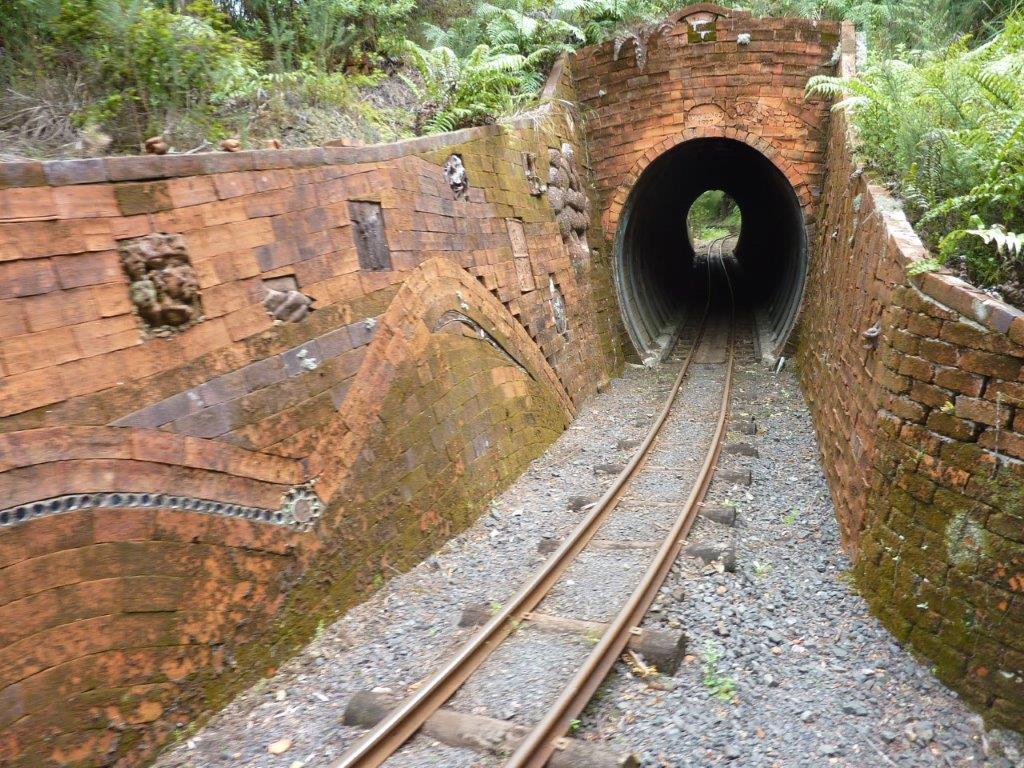 10-tunnel.jpg