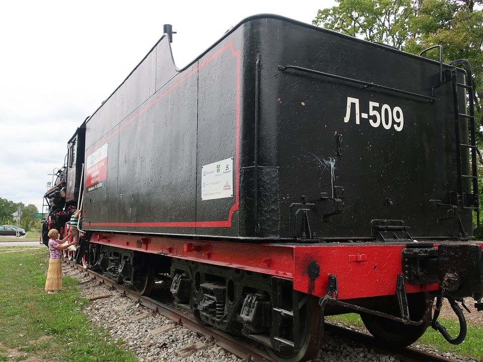 Jonge belangstelling voor Stoomlocomotief Л-5049.jpg