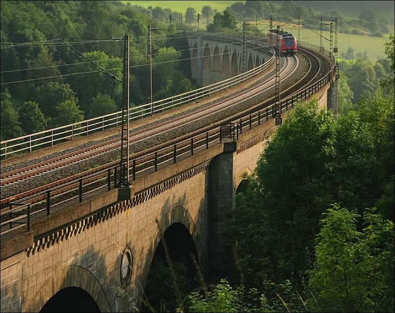 Stenen brug-viaduct.jpg