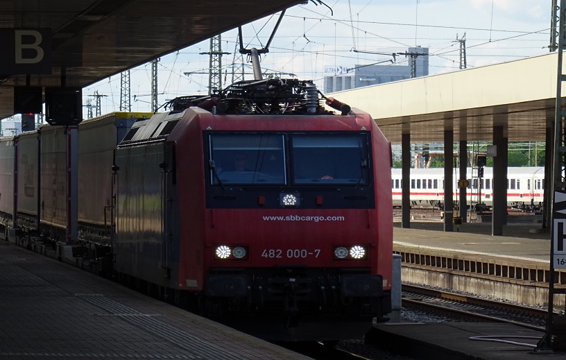 Basel 31-05-19 - 482 000-7.JPG