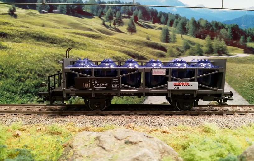 Märklin magazin wagon 48509 (2009).jpg