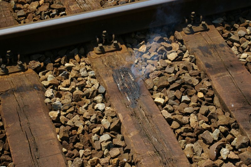 Smeulende blies station Lage Zwaluwe 13-06-09.JPG