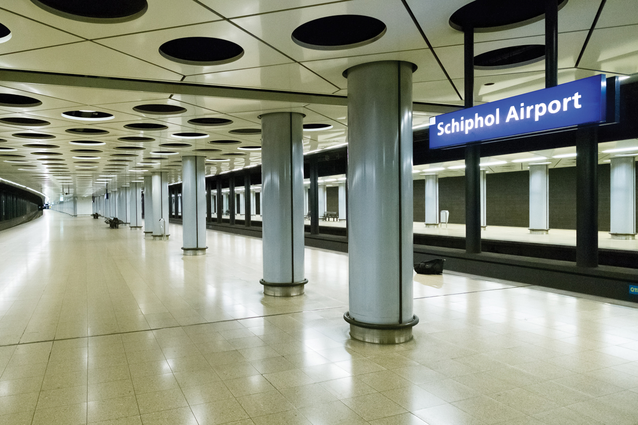 Station-Schiphol-Airport.jpg